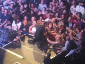 Bruuuuuce plays for fans