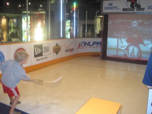 hockey hall of fame with kids carpoolcandy.com