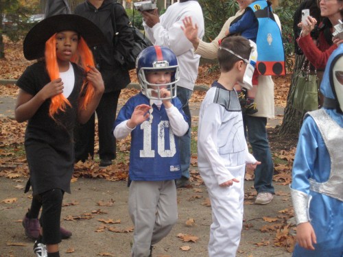 Lame Halloween costumes on carpoolcandy.com