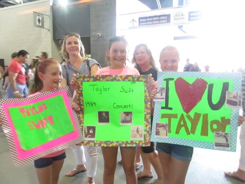 Taylor Swift 1989 concert at MetLife Stadium NJ on carpoolcandy.com