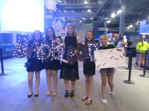 Taylor Swift 1989 concert at MetLife Stadium NJ on carpoolcandy.com