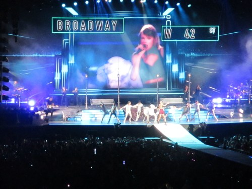 Taylor Swift 1989 concert at MetLife Stadium NJ on carpoolcandy.com