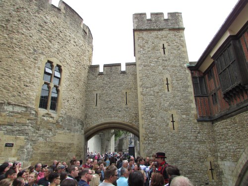 Tower of London with kids on carpoolcandy.com