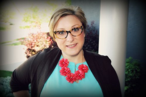 Author Jen Mann of spending the holidays with people i want to punch in the throat on carpoolcandy.com