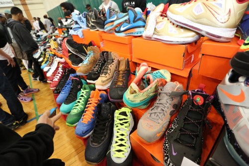 sneakercon on carpool candy.com holiday gift guide