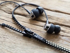 Grommet zipbuds on carpoolcandy.com holiday gift guide
