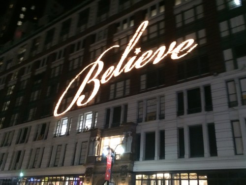 Macys holiday windows on carpoolcandy.com