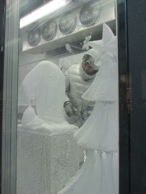 Barneys holiday windows on carpoolcandy.com