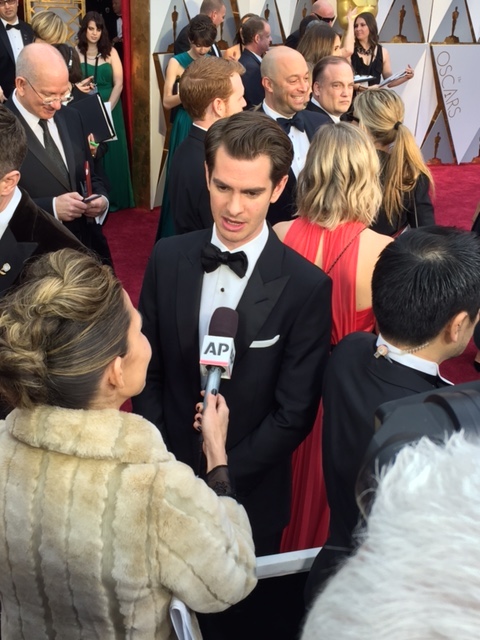 Andrew Garfield Oscars red carpet 2017